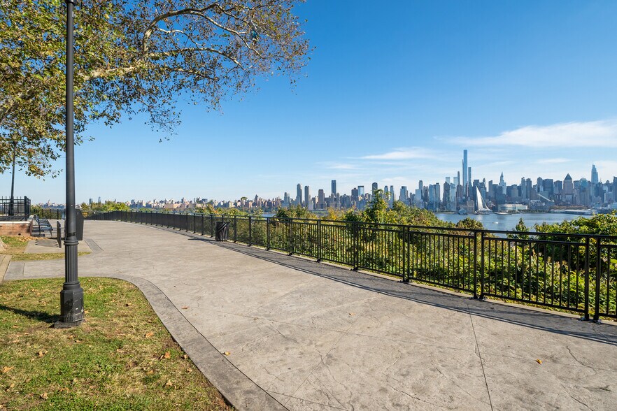 More Photos Of 5311 Kennedy Blvd E, West New York Medical For Lease