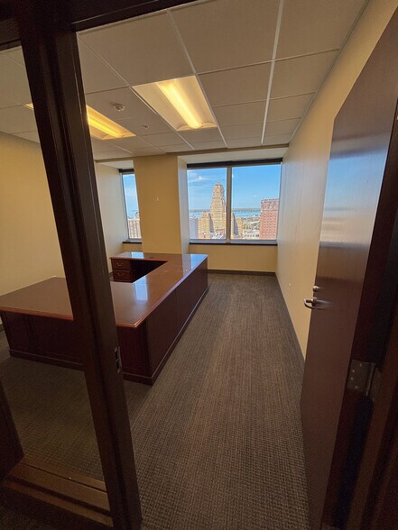 More Photos Of 10 Lafayette Sq, Buffalo Hotel For Lease