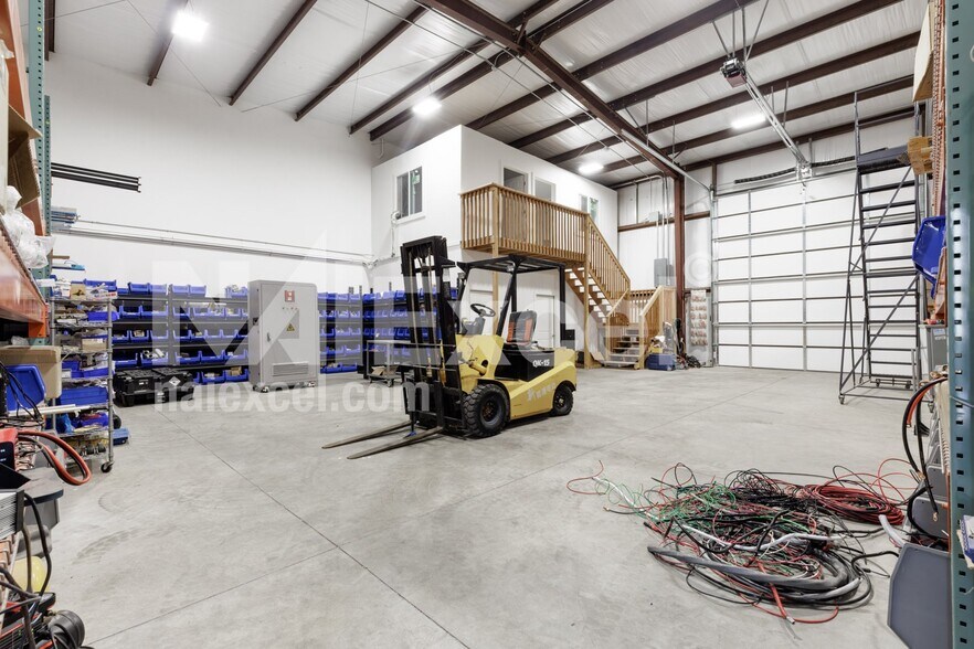 More Photos Of 5724 W 670 S, Hurricane Manufacturing For Sale