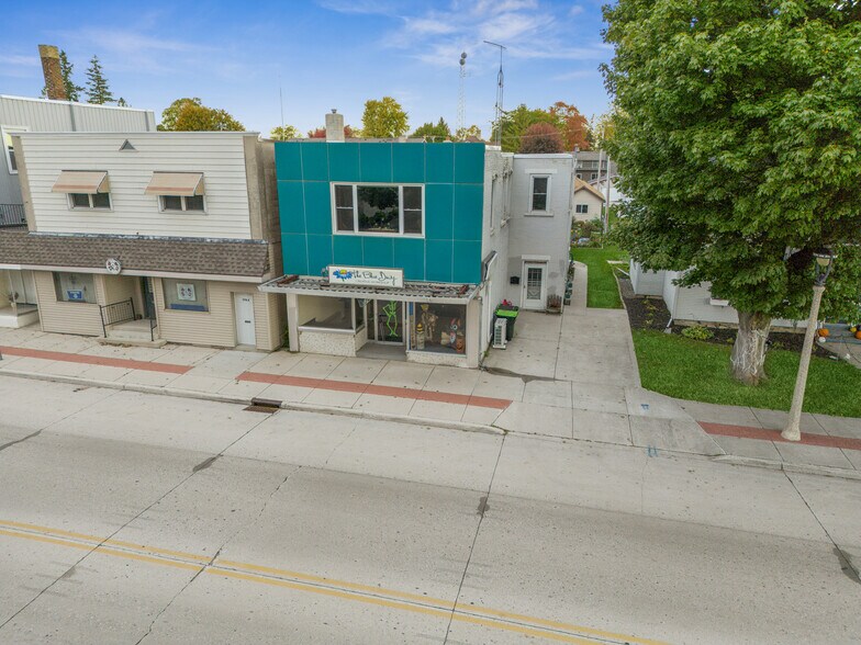 More Photos Of 2114 Wisconsin Ave, New Holstein Storefront Retail Residential For Sale