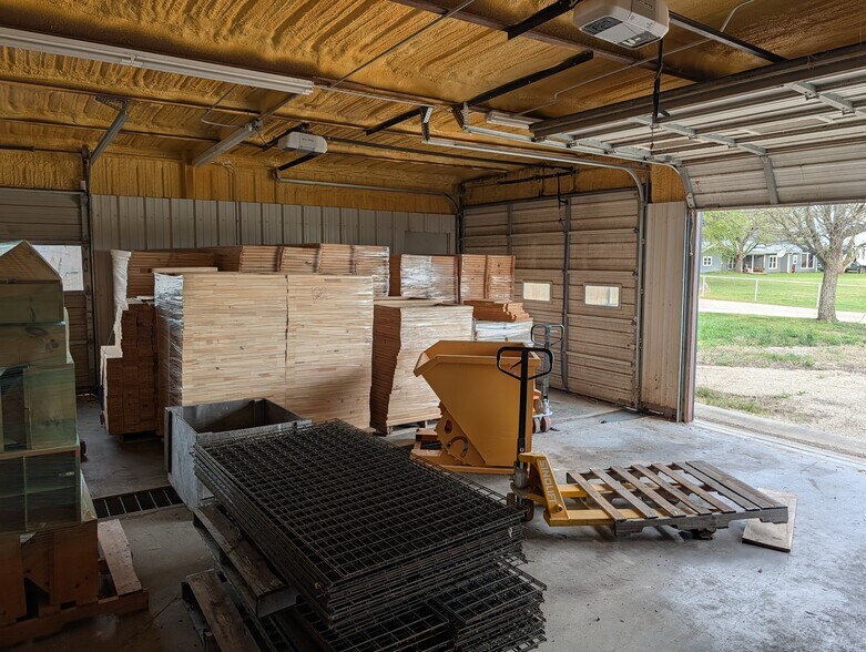 More Photos Of 18243 N Highway 6, Valley Mills Industrial For Sale