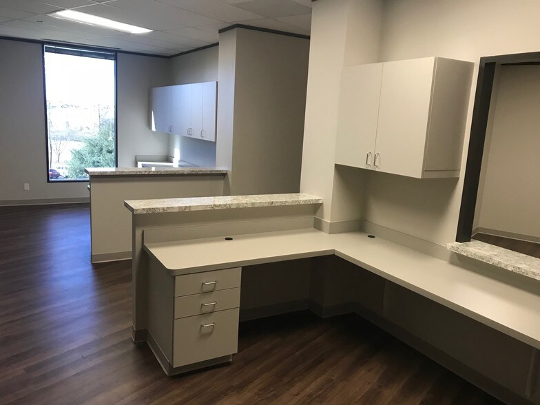 More Photos Of 15200 Southwest Fwy, Sugar Land Medical For Lease