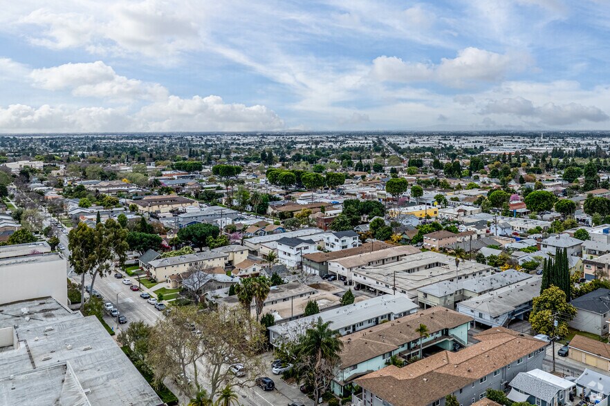 More Photos Of 7621 Washington Ave, Whittier Apartments For Sale