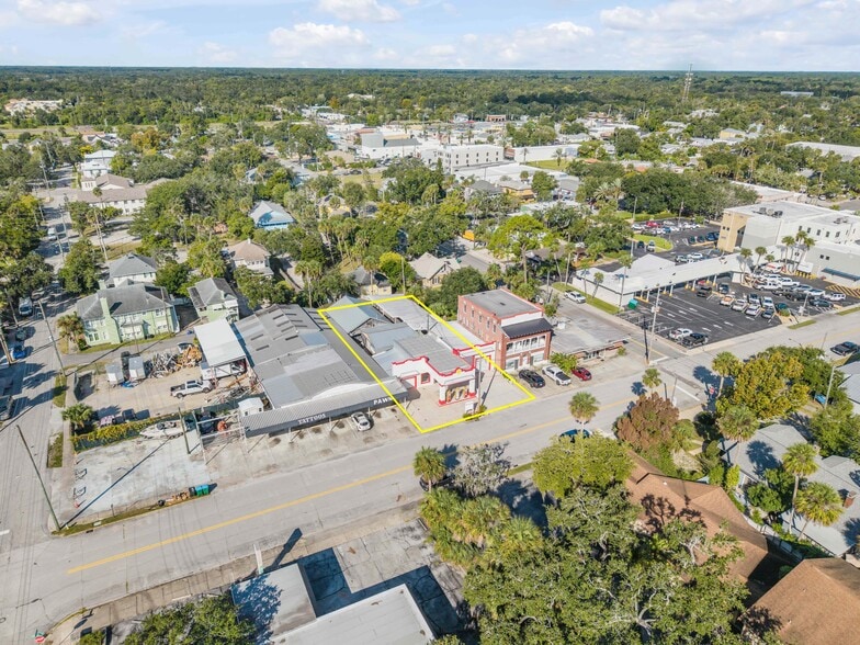 More Photos Of 208 Magnolia St, New Smyrna Beach Auto Repair For Sale