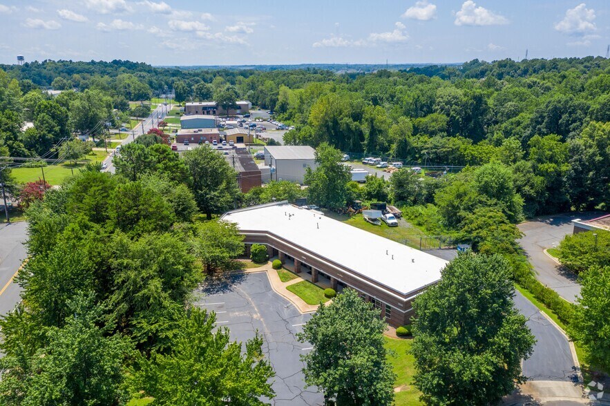 More Photos Of 8030 England St, Charlotte Light Manufacturing For Lease