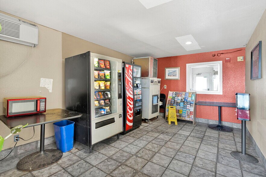 More Photos Of 16901 Stoddard Wells Rd, Victorville Hotel For Sale