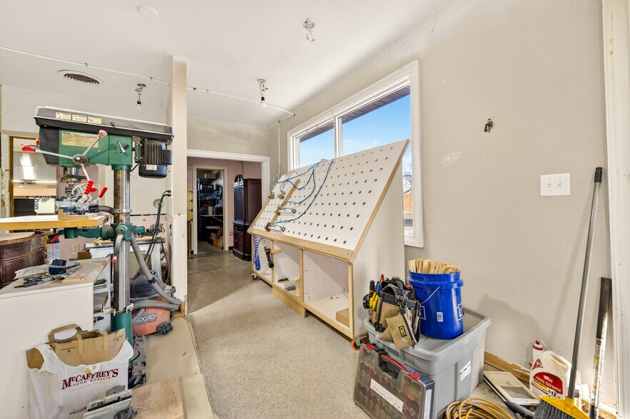 More Photos Of 719 Ridge Rd, Sellersville Flex For Sale