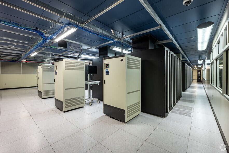 More Photos Of 3250 Wilshire Blvd, Los Angeles Office For Lease