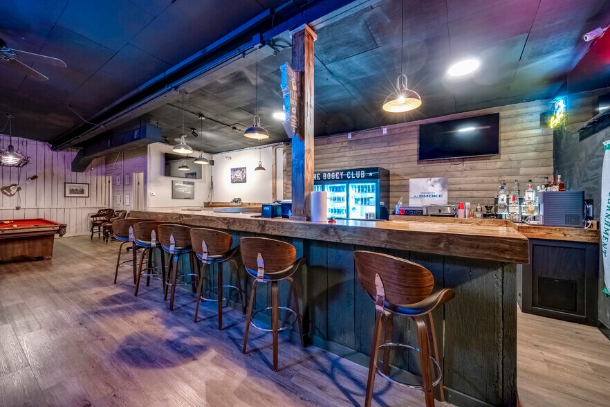 More Photos Of 422 Fryes Ln, Danville Sports And Entertainment For Sale