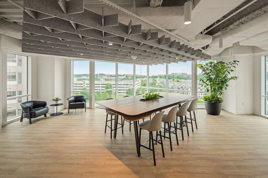 More Photos Of 6903 Rockledge Dr, Bethesda Unknown For Lease