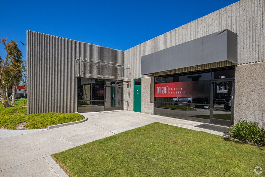 More Photos Of 900 Lane Ave, Chula Vista Office For Lease