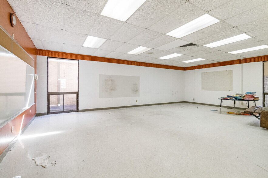 More Photos Of 214 N School St, Winfield Light Distribution For Sale