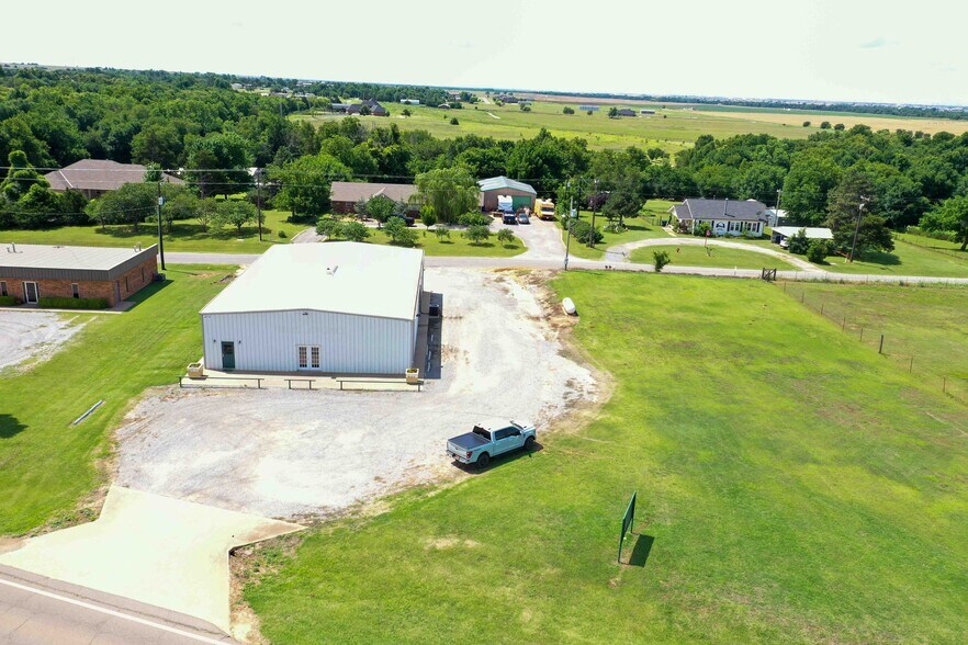More Photos Of 16776 State Highway 33, Kingfisher Warehouse For Sale