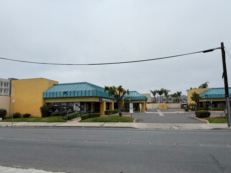 More Photos Of 301-345 W Main St, El Cajon Unknown For Lease