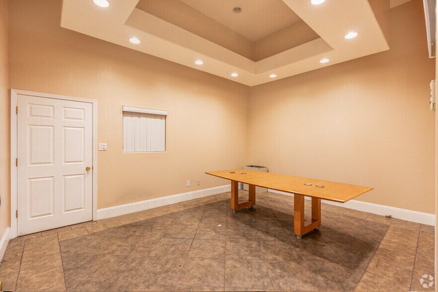 More Photos Of 2935 Oswell St, Bakersfield Medical For Lease