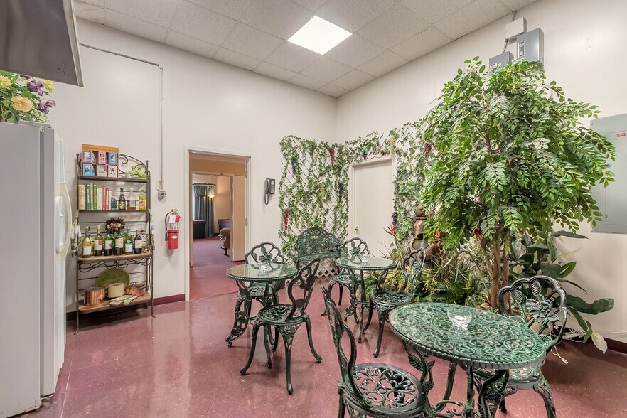 More Photos Of 1036 Derbyshire Rd, Daytona Beach Office For Sale