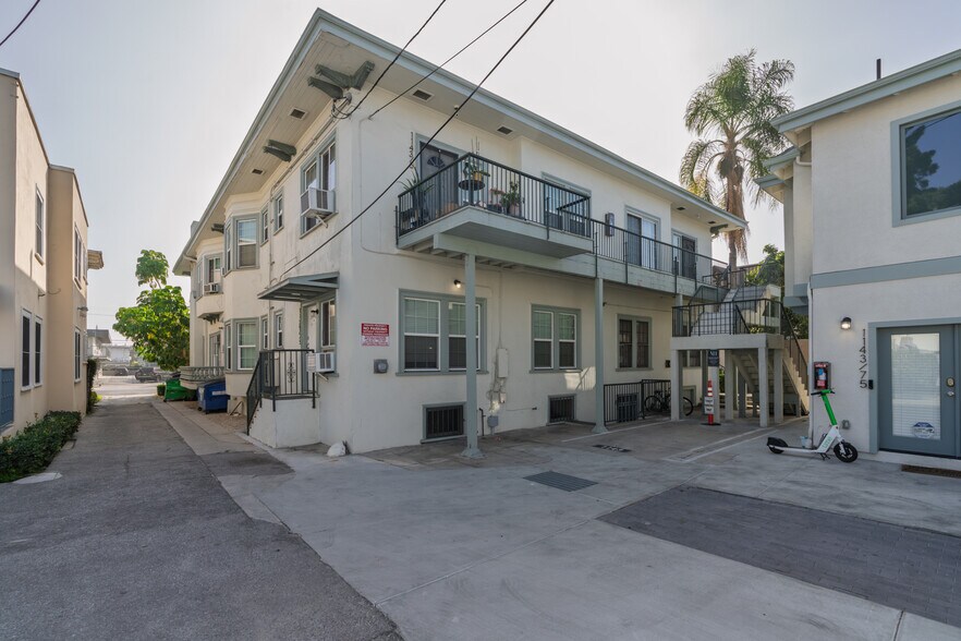 More Photos Of 1139 W 27th St, Los Angeles Apartments For Sale