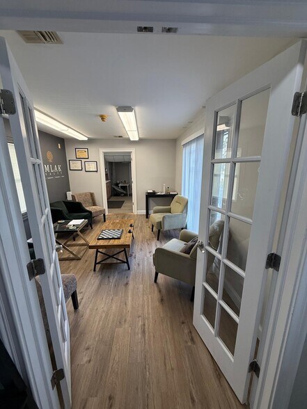 More Photos Of 218 Ronkonkoma Ave, Ronkonkoma Office For Sale
