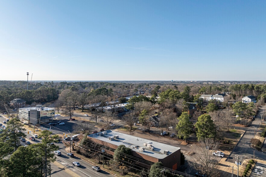More Photos Of 2800 N Parham Rd, Richmond Office For Sale