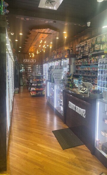 More Photos Of 108 Bedford St, Stamford Storefront Retail Office For Lease