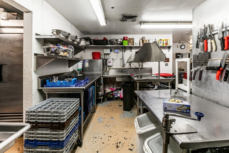 More Photos Of 890 Main St, Park City Apartments For Sale