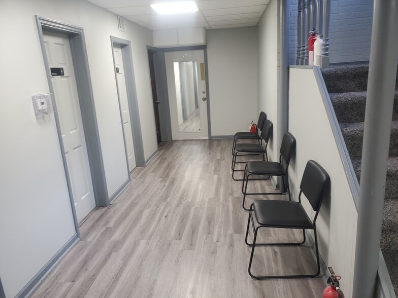 More Photos Of 6117 N College Ave, Indianapolis Medical For Lease