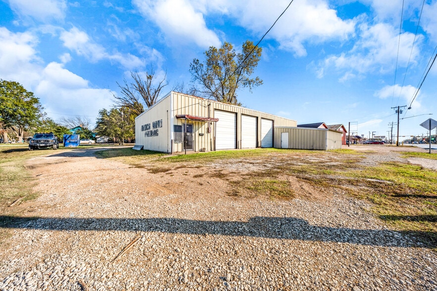 Primary Photo Of 719 E Moore Ave, Terrell Warehouse For Sale