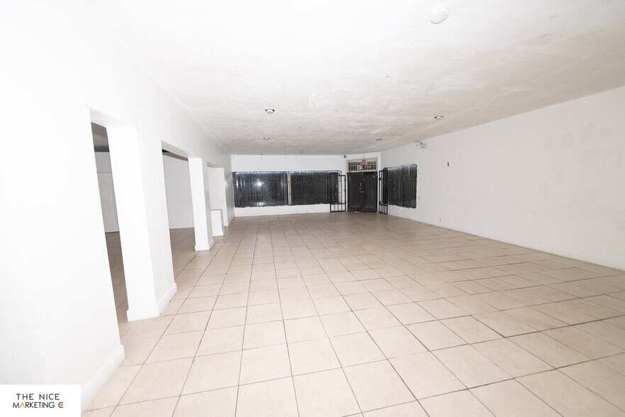 More Photos Of 3045 W Broward Blvd, Fort Lauderdale Freestanding For Sale