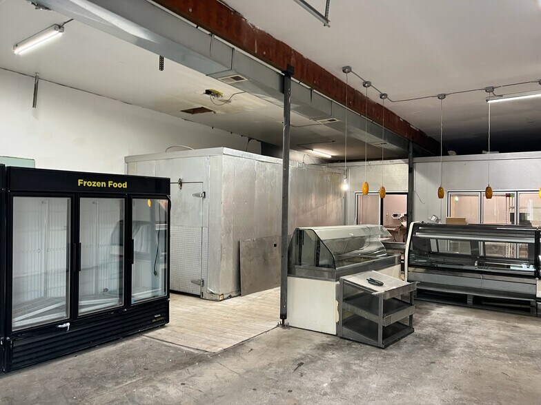 More Photos Of 4601 Prospect Ave, Kansas City General Retail For Sale