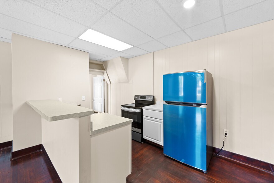 More Photos Of 579 Broadway Ave, Bedford Apartments For Sale