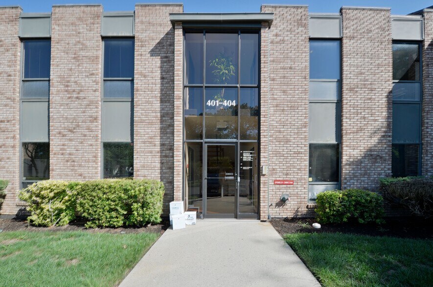 More Photos Of 55 Old Nyack Tpke, Nanuet Office For Sale