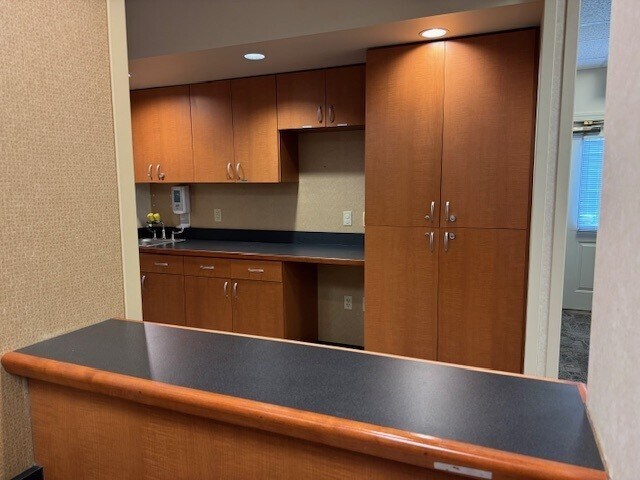 More Photos Of 477 McLaws Cir, Williamsburg Office For Lease