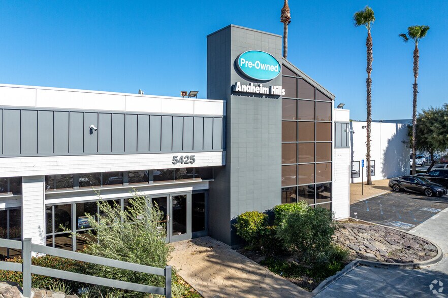 More Photos Of 5425-5445 E La Palma Ave, Anaheim Warehouse For Sale