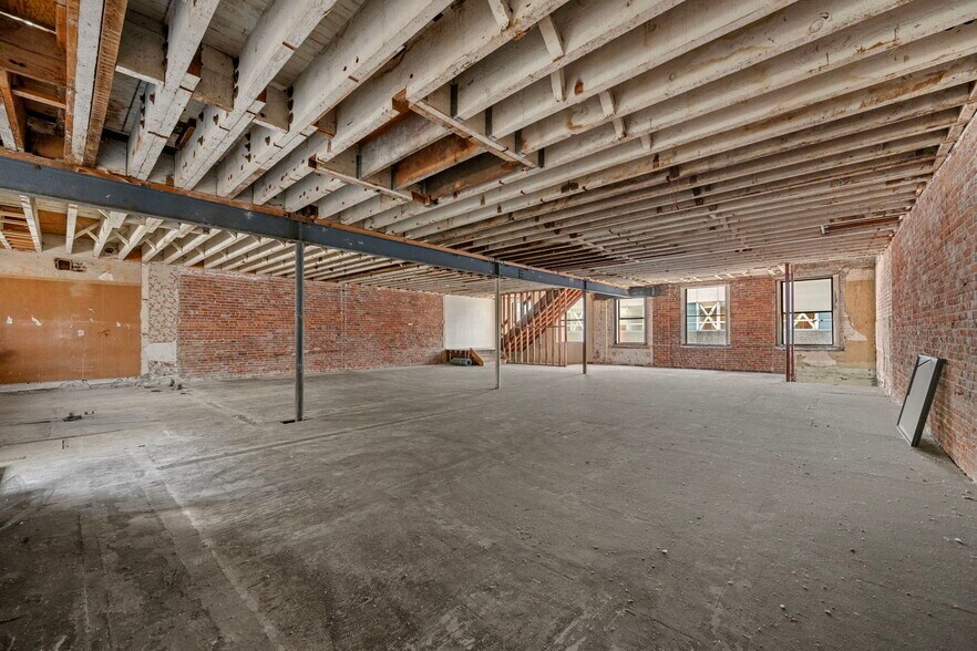 More Photos Of 650 Sacramento St, San Francisco Office For Sale