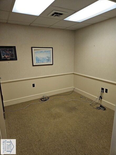 More Photos Of 2611 Riverside Dr, Bassett Office For Sale