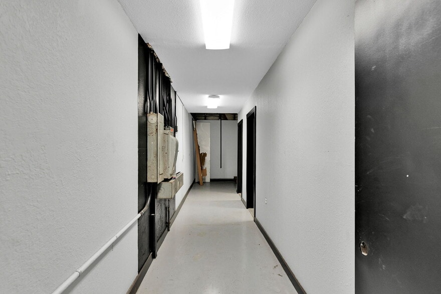 More Photos Of 11445 N Reed Rd, Hayden Warehouse For Lease