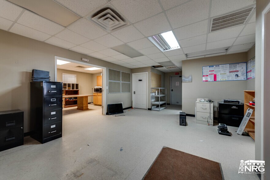 More Photos Of 13100 State Highway 191, Midland Manufacturing For Lease