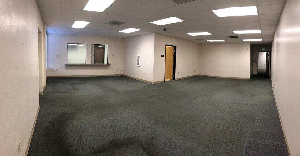More Photos Of 7717 Edgewater Dr, Oakland Office For Sale