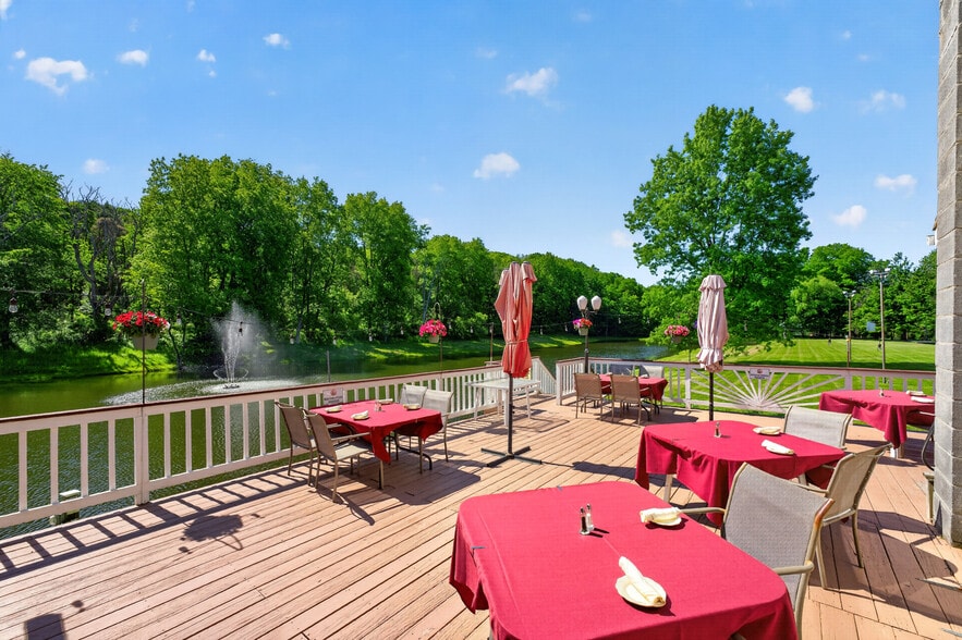 More Photos Of 160 Creamery Rd, Greenville Restaurant For Sale
