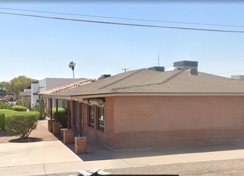 More Photos Of 2546 E Indian School Rd, Phoenix Storefront Retail Office For Lease