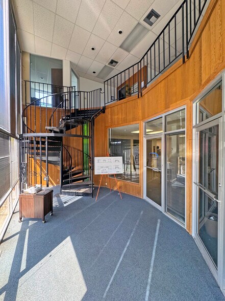 More Photos Of 5810 Commerce Blvd, Rohnert Park Warehouse For Sale