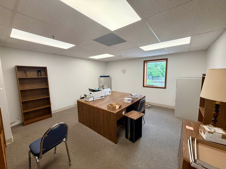 More Photos Of 4030 Gill Ave, Hampstead Research And Development For Sale