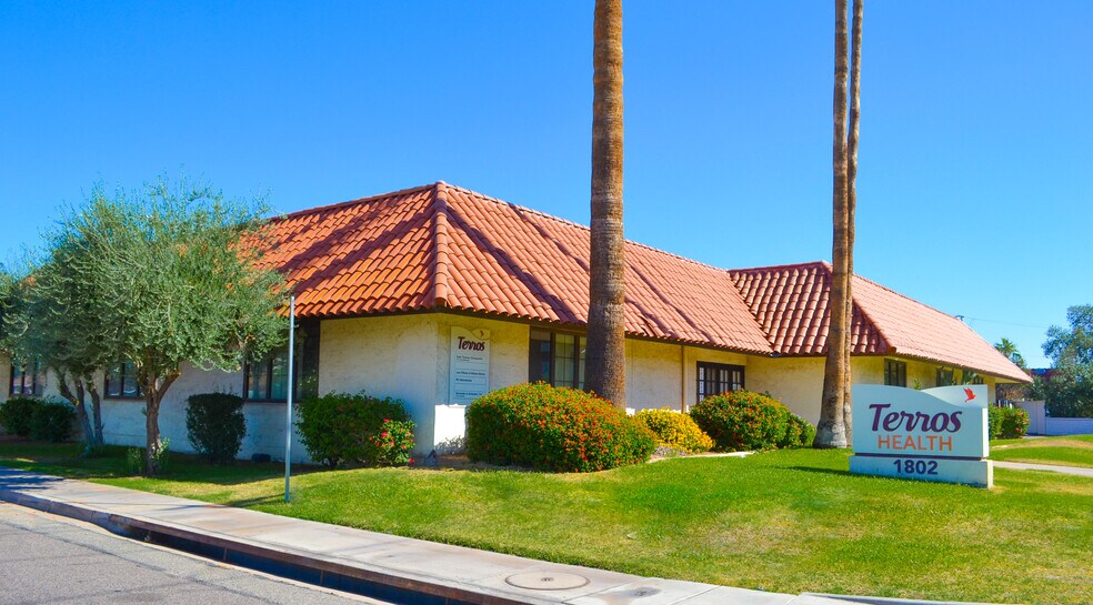 Primary Photo Of 1802 E Thomas Rd, Phoenix Medical For Sale