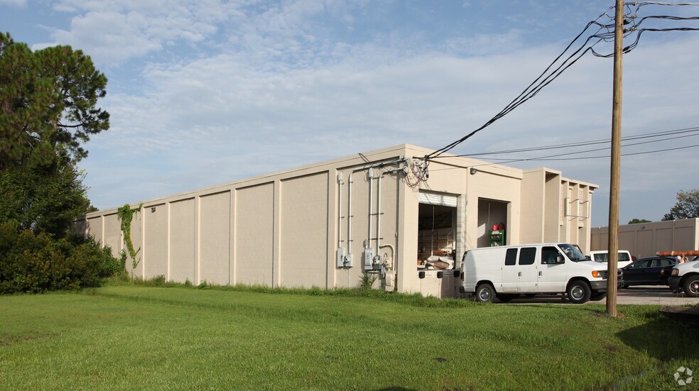 More Photos Of 3028 Mercury Rd, Jacksonville Warehouse For Lease