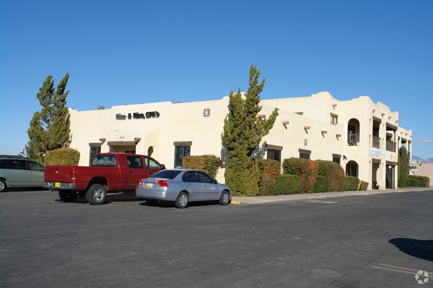Primary Photo Of 1065 S Main, Las Cruces Office For Lease