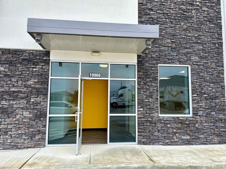 More Photos Of 19968 Franz Rd, Katy Warehouse For Sale