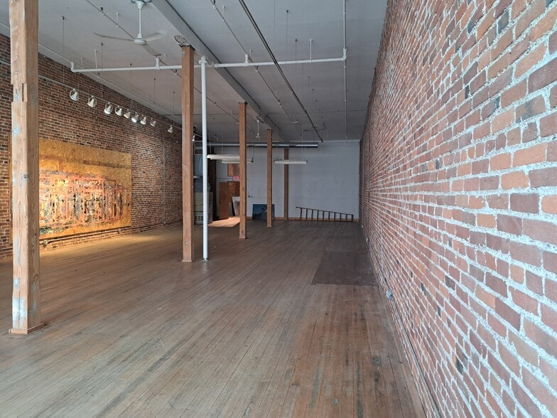 More Photos Of 1319 Washington Ave, Saint Louis General Retail For Sale