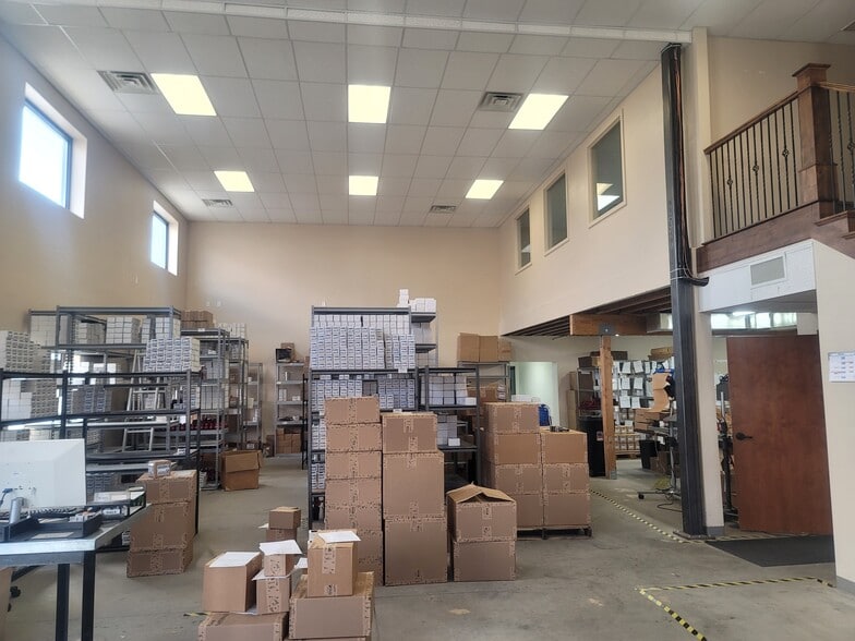 More Photos Of 1195 N Spring Creek Pl, Springville Showroom For Lease