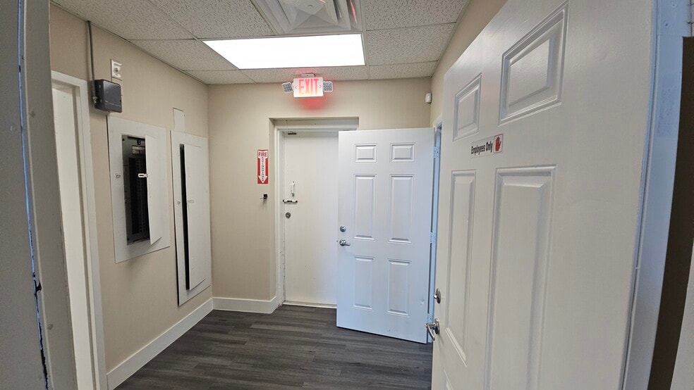 More Photos Of 700 W Boynton Beach Blvd, Boynton Beach Restaurant For Lease
