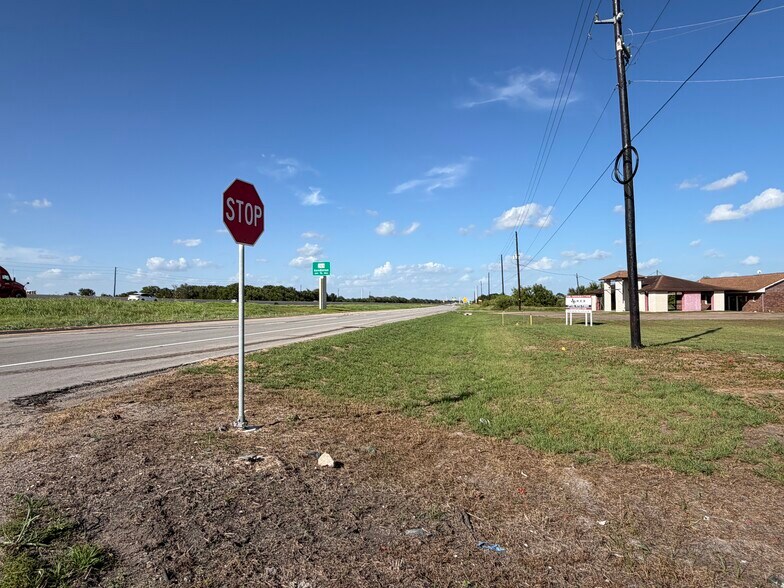 More Photos Of 111 County Road 227, East Bernard Freestanding For Lease